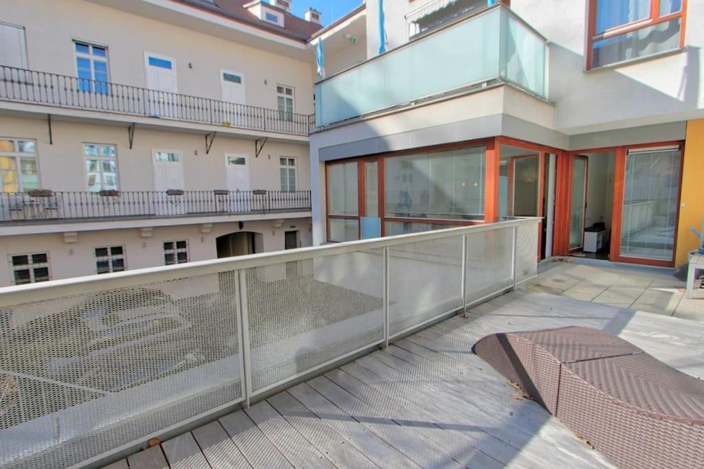 Auriapartments Karlin 2Kk S Terasou A Parkovanim Prag Exteriör bild